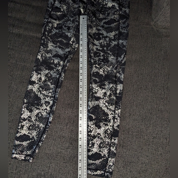 Curves and Combatboots metallic snakeskin print leggings - Picture 4 of 7